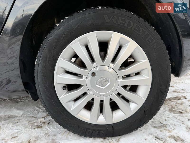 Хэтчбек Renault Clio 2011 в Коломые фото 40 Хэтчбек Renault Clio 2011 в Коломые