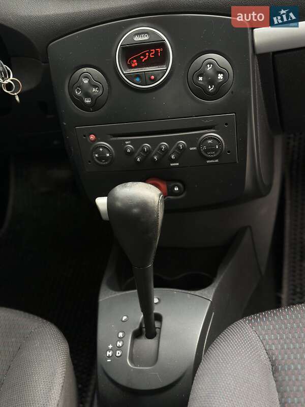 Хэтчбек Renault Clio 2006 в Коломые