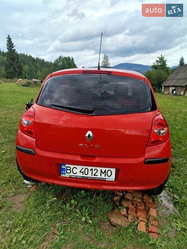 Хэтчбек Renault Clio 2007 в Ивано-Франковске