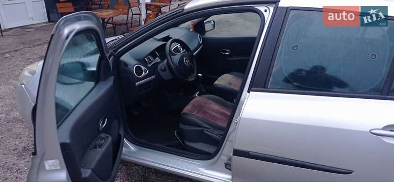 Хэтчбек Renault Clio 2010 в Павлограде