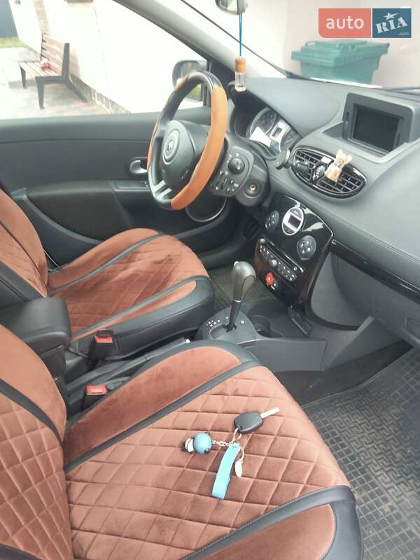 Универсал Renault Clio 2011 в Луцке