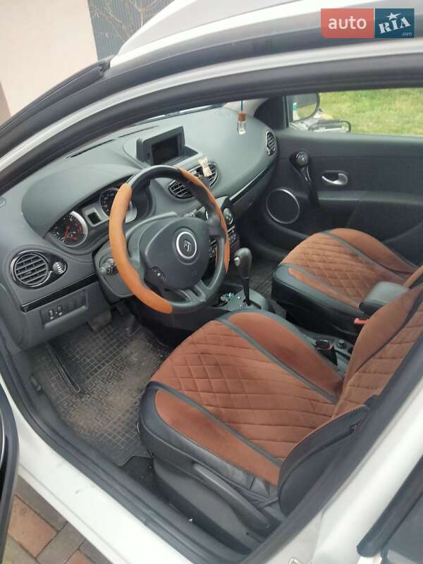 Универсал Renault Clio 2011 в Луцке