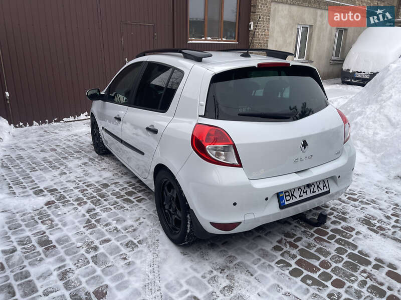 Хетчбек Renault Clio 2011 в Рівному фото 4 Хетчбек Renault Clio 2011 в Рівному