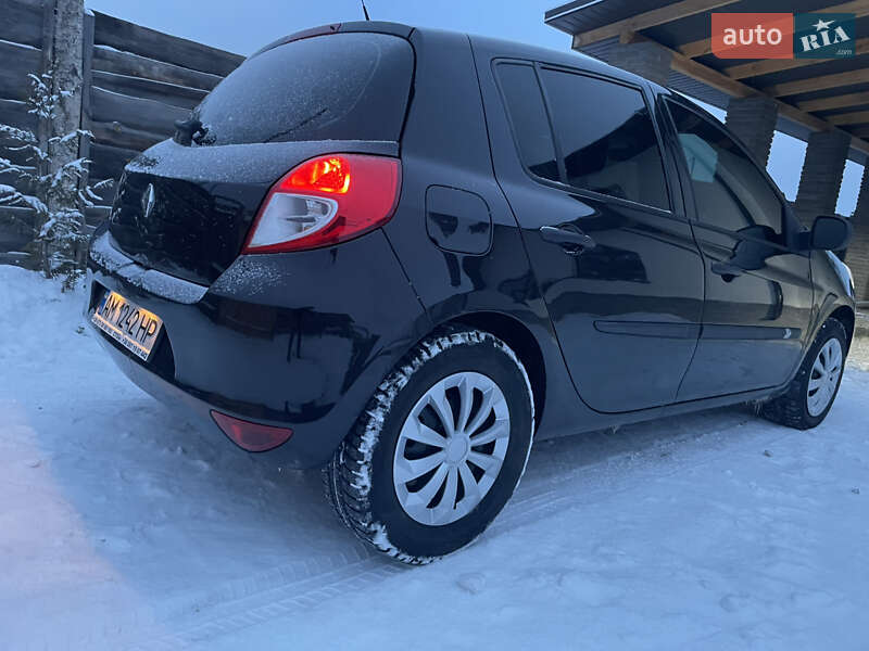 Хетчбек Renault Clio 2011 в Житомирі фото 2 Хетчбек Renault Clio 2011 в Житомирі