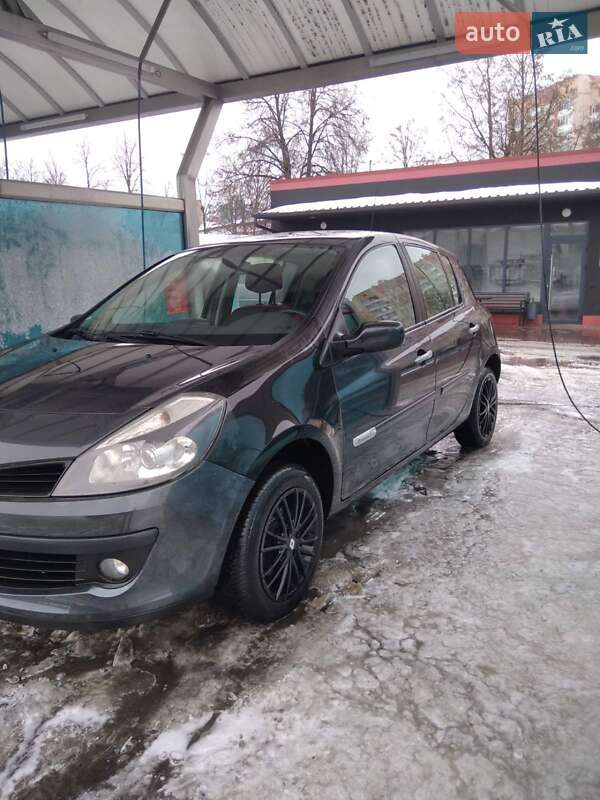 Хэтчбек Renault Clio 2008 в Ровно