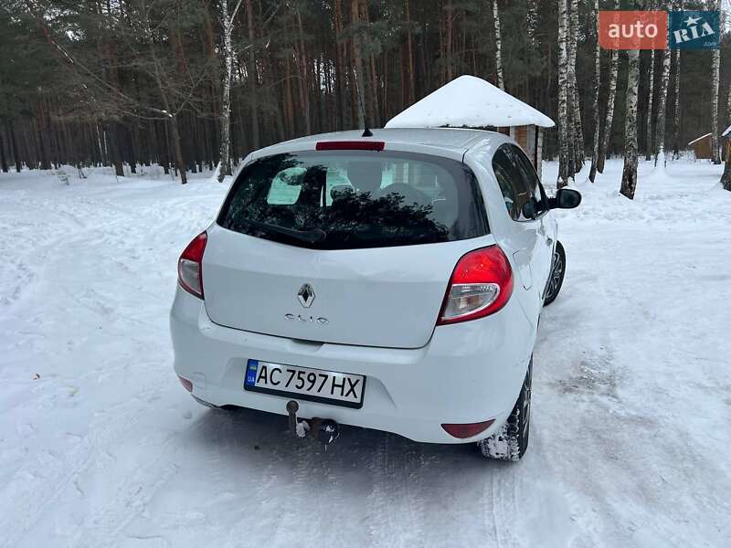 Хэтчбек Renault Clio 2011 в Любешове