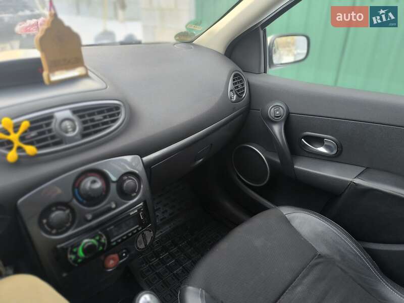 Хетчбек Renault Clio 2006 в Красилові фото 11 Хетчбек Renault Clio 2006 в Красилові