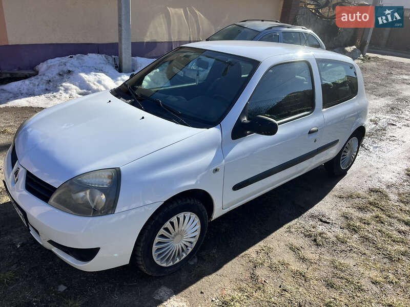 Хэтчбек Renault Clio 2007 в Львове