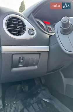 Хетчбек Renault Clio 2011 в Борисполі фото 43 Хетчбек Renault Clio 2011 в Борисполі