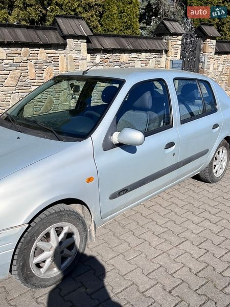 Хэтчбек Renault Clio 2001 в Надворной