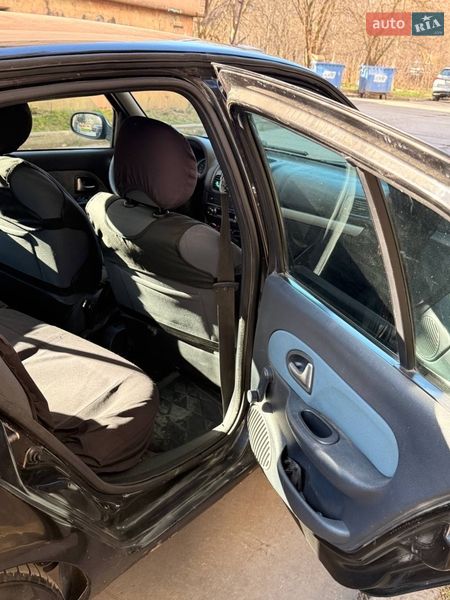 Хетчбек Renault Clio 2005 в Мукачевому