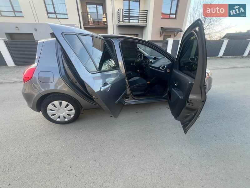 Хэтчбек Renault Clio 2011 в Ивано-Франковске