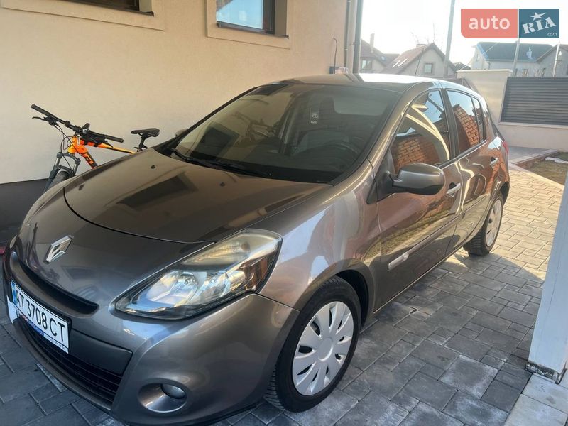 Хэтчбек Renault Clio 2011 в Ивано-Франковске