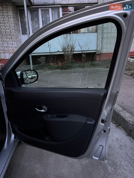 Универсал Renault Clio 2011 в Львове