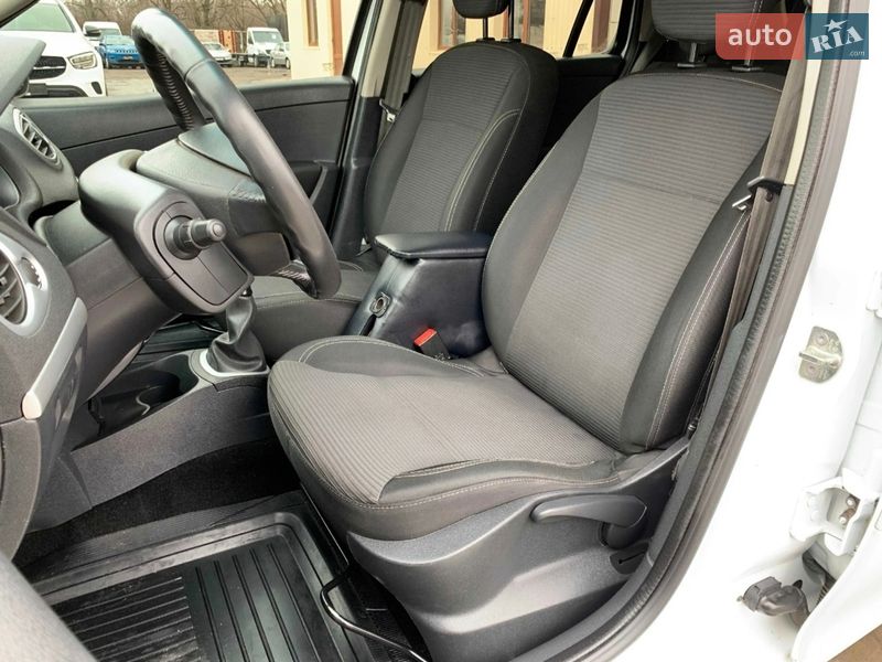 Універсал Renault Clio 2012 в Сарнах