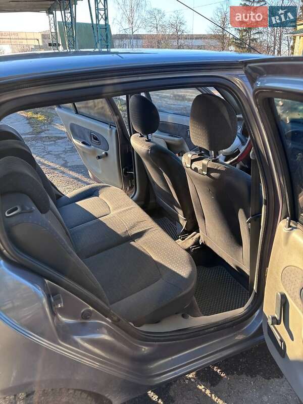 Седан Renault Clio 2005 в Сквире