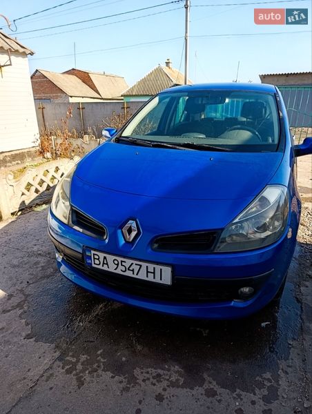 Хетчбек Renault Clio 2006 в Помічній