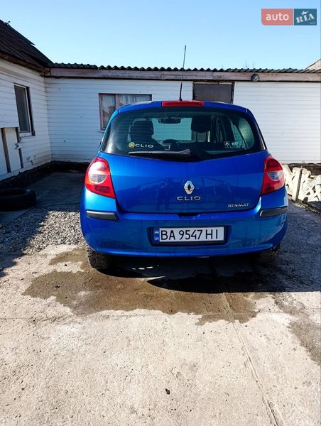 Хетчбек Renault Clio 2006 в Помічній