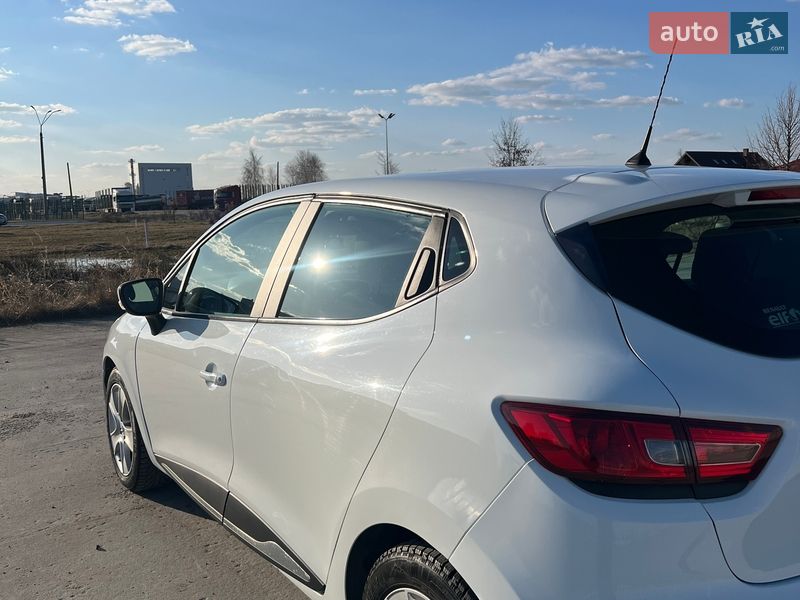 Хэтчбек Renault Clio 2016 в Коростене