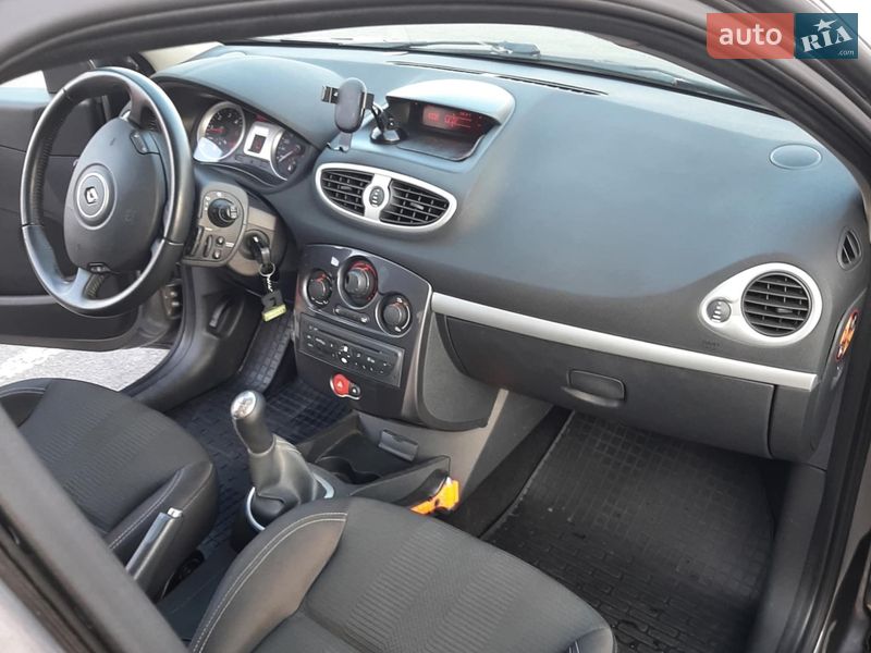 Хэтчбек Renault Clio 2011 в Берегово фото 17 Хэтчбек Renault Clio 2011 в Берегово