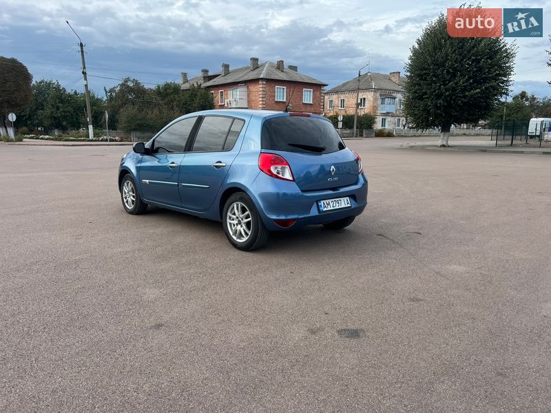Хэтчбек Renault Clio 2010 в Овруче