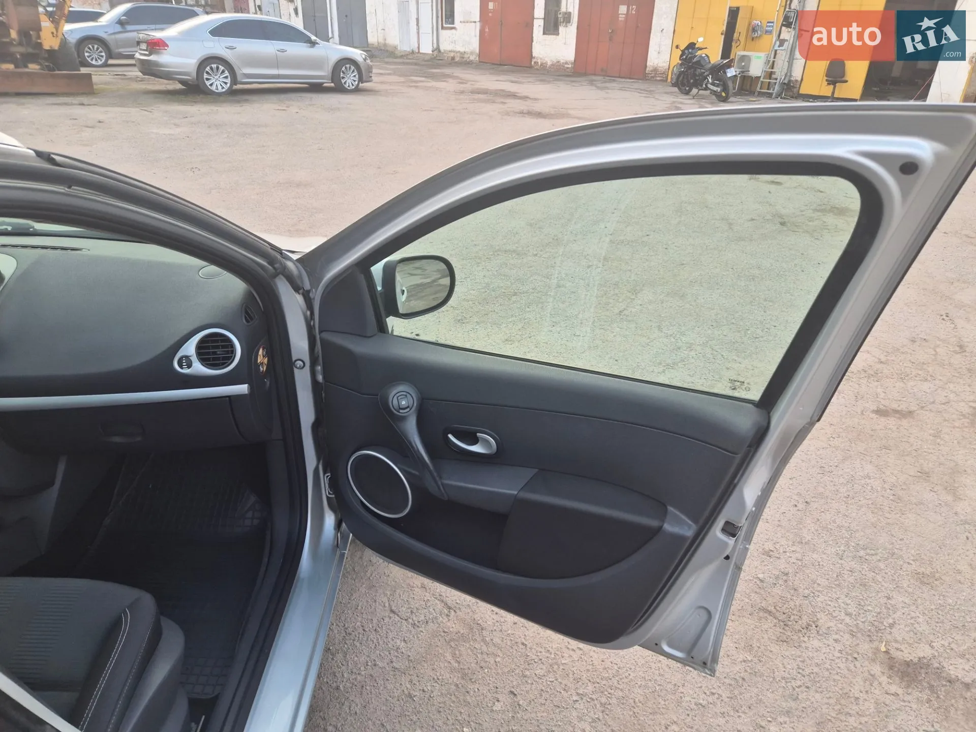 2010 Renault Clio - мініатюра 24