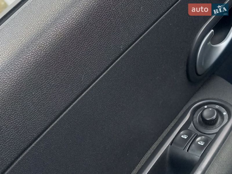 Хэтчбек Renault Clio 2010 в Кременчуге