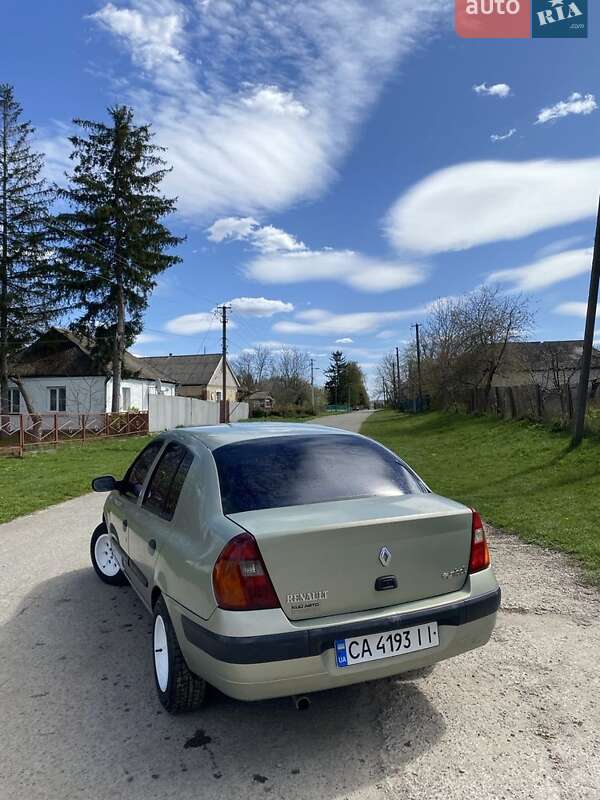 Хэтчбек Renault Clio 2003 в Умани