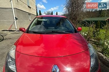 Седан Renault Clio 2010 в Стрые