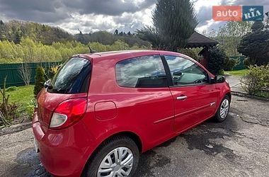 Седан Renault Clio 2010 в Стрые