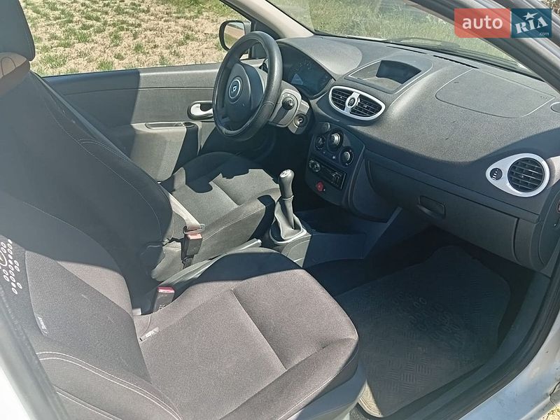 Хэтчбек Renault Clio 2012 в Чернигове