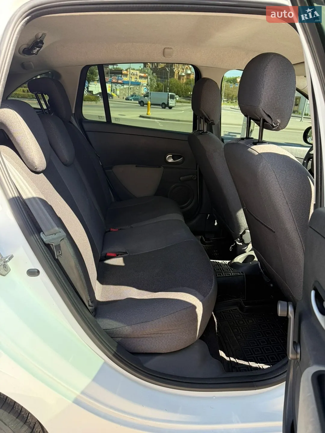 2012 Renault Clio - мініатюра 13