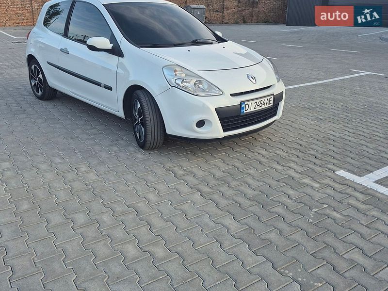 Хэтчбек Renault Clio 2010 в Дубно