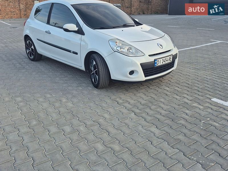 Хэтчбек Renault Clio 2010 в Дубно