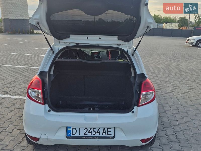 Хэтчбек Renault Clio 2010 в Дубно