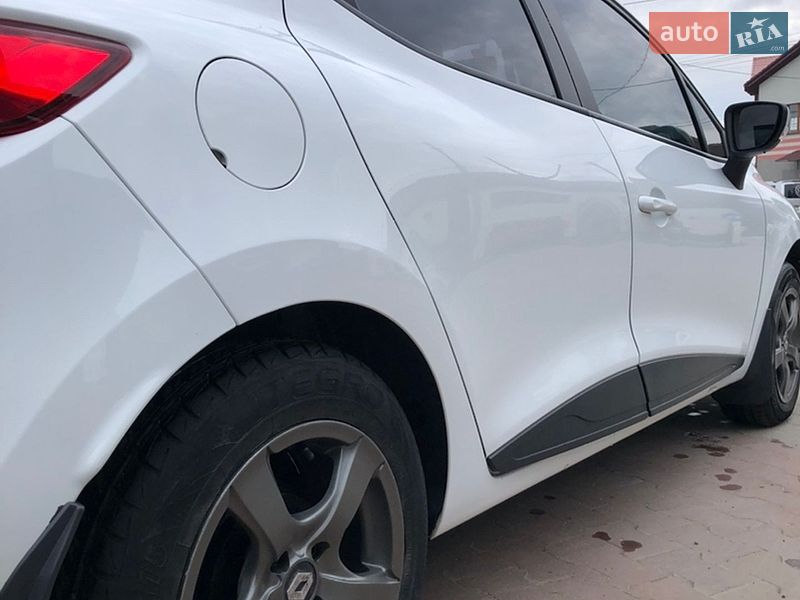 Хетчбек Renault Clio 2015 в Долині