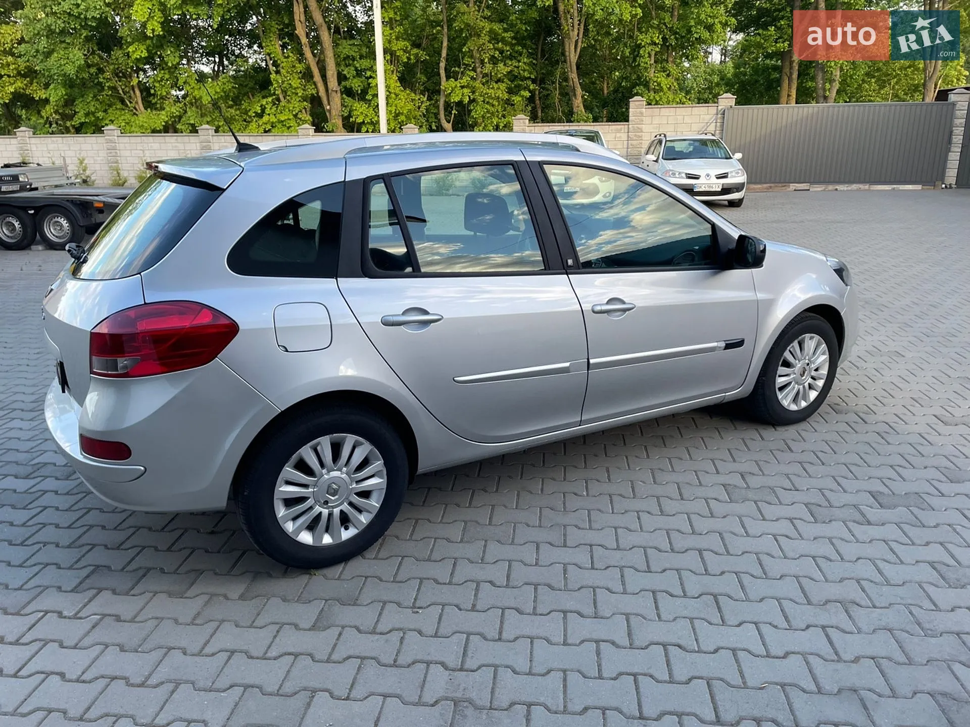 2010 Renault Clio - мініатюра 12