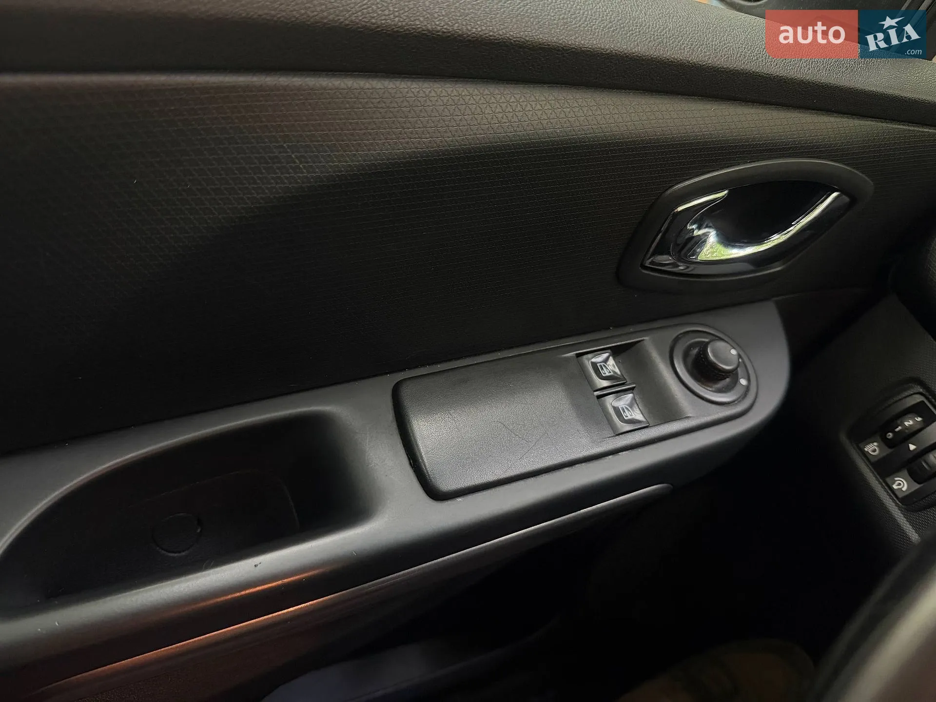 2013 Renault Clio - мініатюра 9
