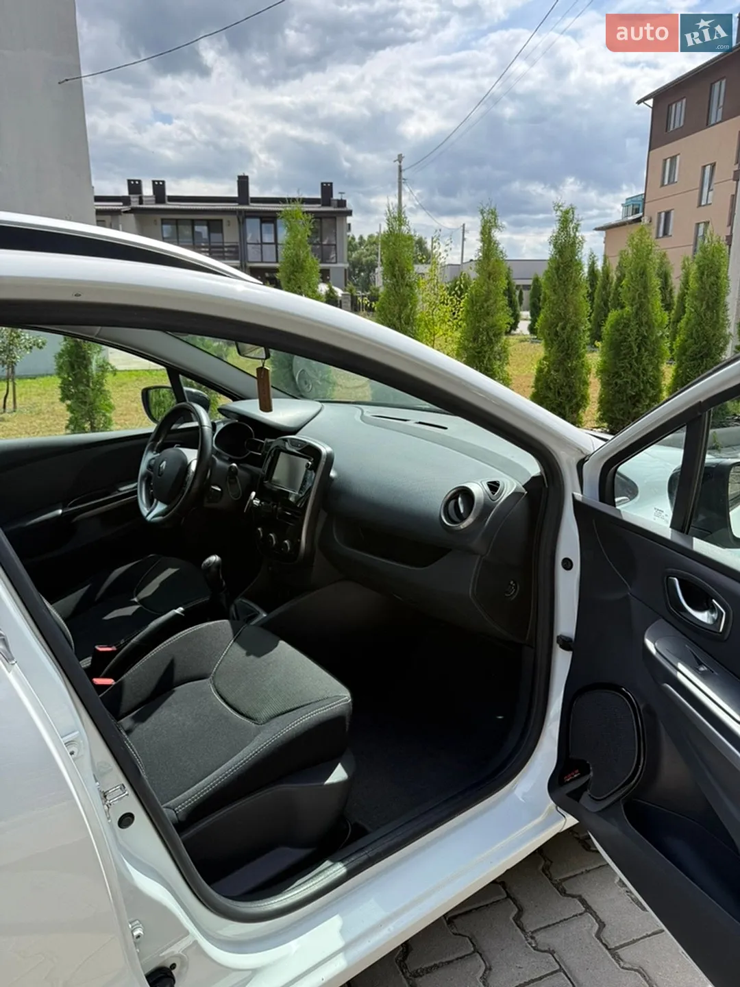 2015 Renault Clio - мініатюра 12