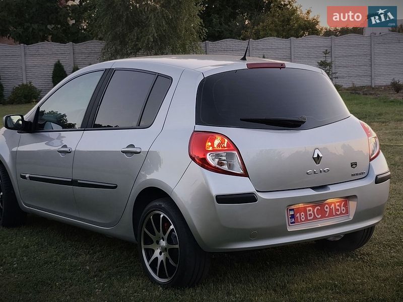 Хэтчбек Renault Clio 2007 в Кременчуге фото 16 Хэтчбек Renault Clio 2007 в Кременчуге