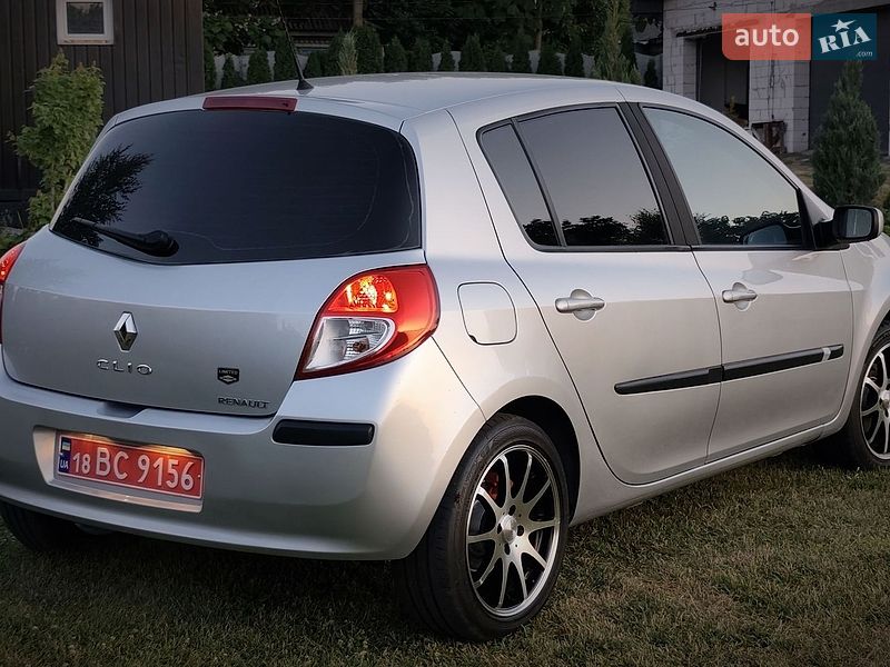 Хэтчбек Renault Clio 2007 в Кременчуге фото 18 Хэтчбек Renault Clio 2007 в Кременчуге