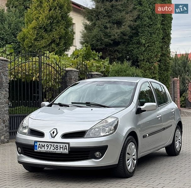 Хэтчбек Renault Clio 2006 в Хмельницком