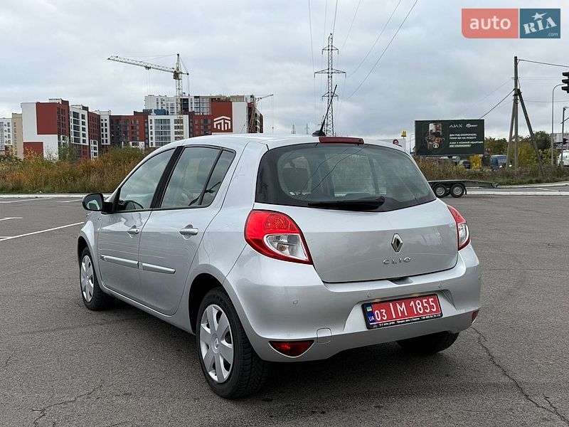 Хэтчбек Renault Clio 2011 в Луцке
