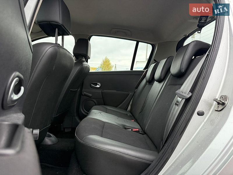 Хэтчбек Renault Clio 2011 в Луцке
