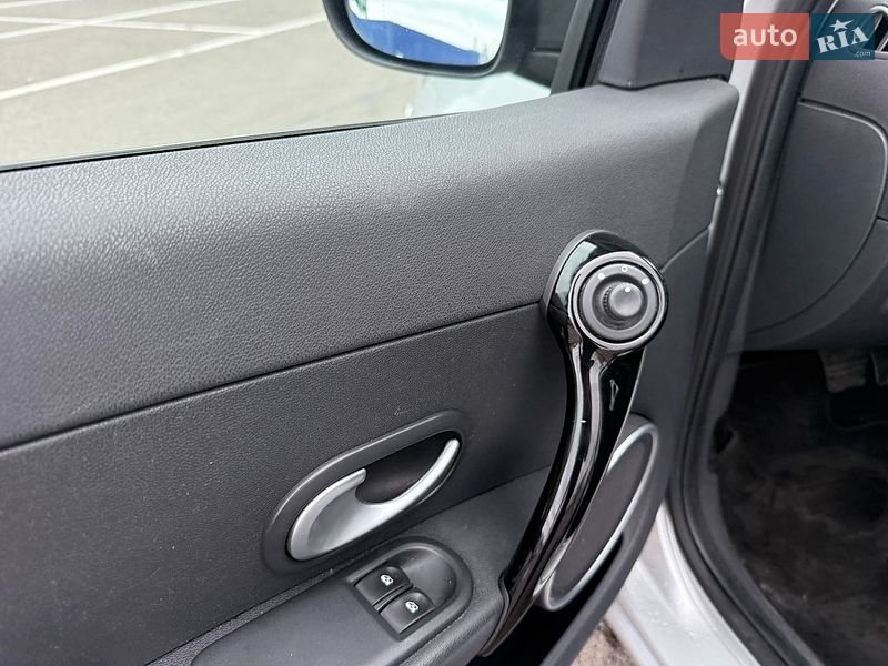 Хэтчбек Renault Clio 2011 в Луцке