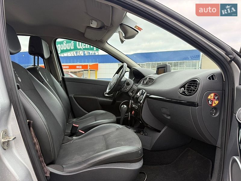 Хэтчбек Renault Clio 2011 в Луцке