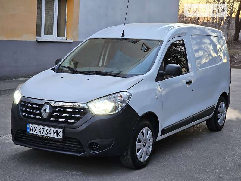 Рено Доккер технические характеристики. Renault Dokker комплектации и цены фото.