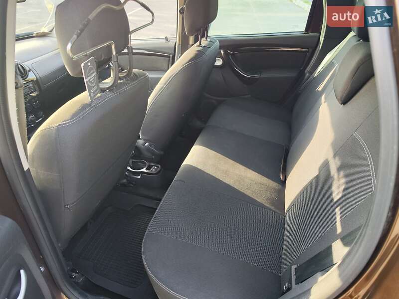 Внедорожник / Кроссовер Renault Duster 2010 в Ворзеле