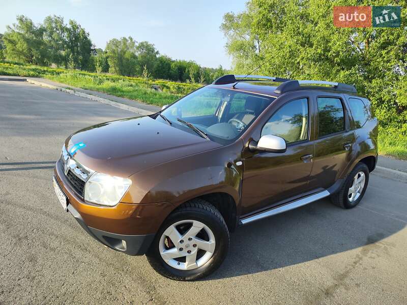 Внедорожник / Кроссовер Renault Duster 2010 в Ворзеле