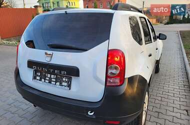 Позашляховик / Кросовер Renault Duster 2013 в 